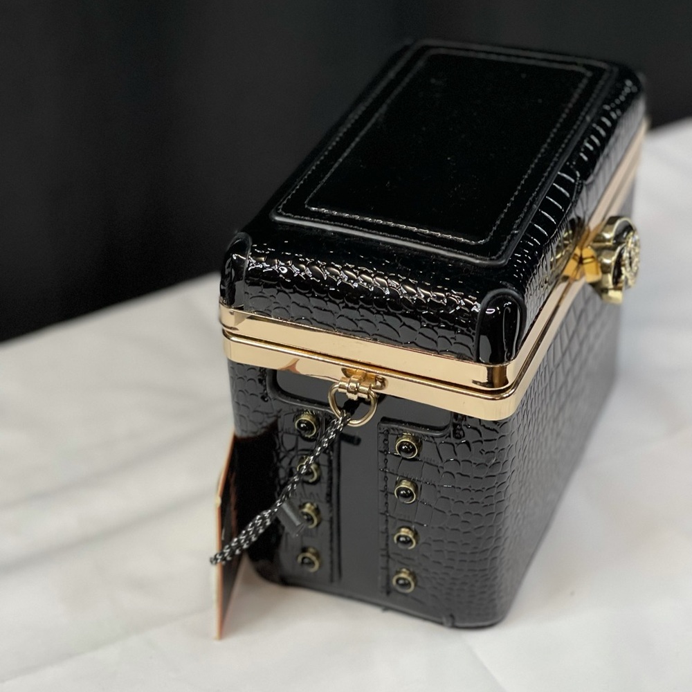 Think Out The Box - Picture 5 of 5